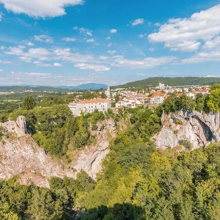 Pisino**** 70m2, 2+2 Apartamento *